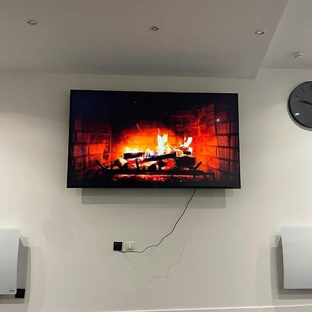 Appartement Hors Du Commun Avec Son Jacuzzi Salies-de-Béarn Kültér fotó