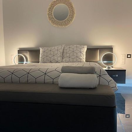 Appartement Hors Du Commun Avec Son Jacuzzi Salies-de-Béarn Kültér fotó