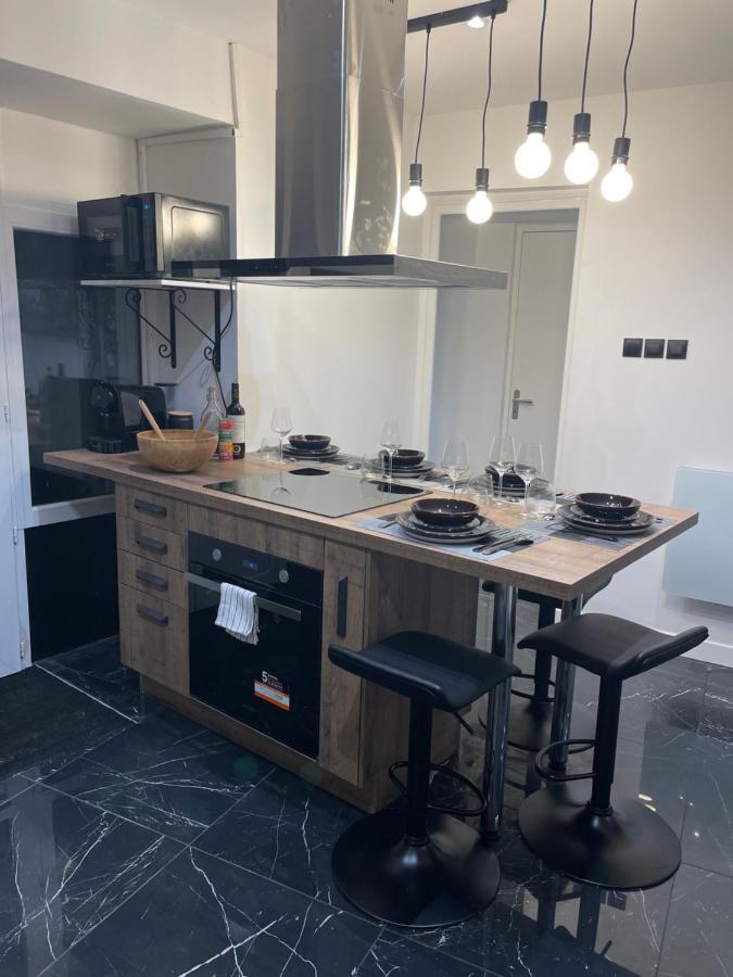 Appartement Hors Du Commun Avec Son Jacuzzi Salies-de-Béarn Kültér fotó